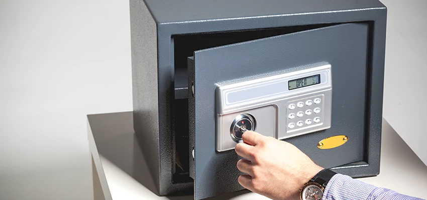 Jewelry Safe Unlocking Service in Kissimmee
